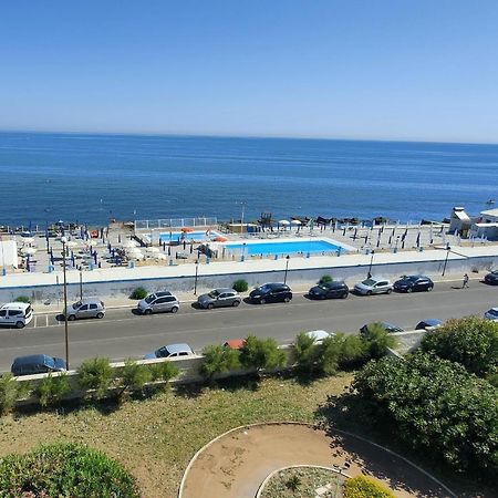 Seafront Suites Бари Екстериор снимка