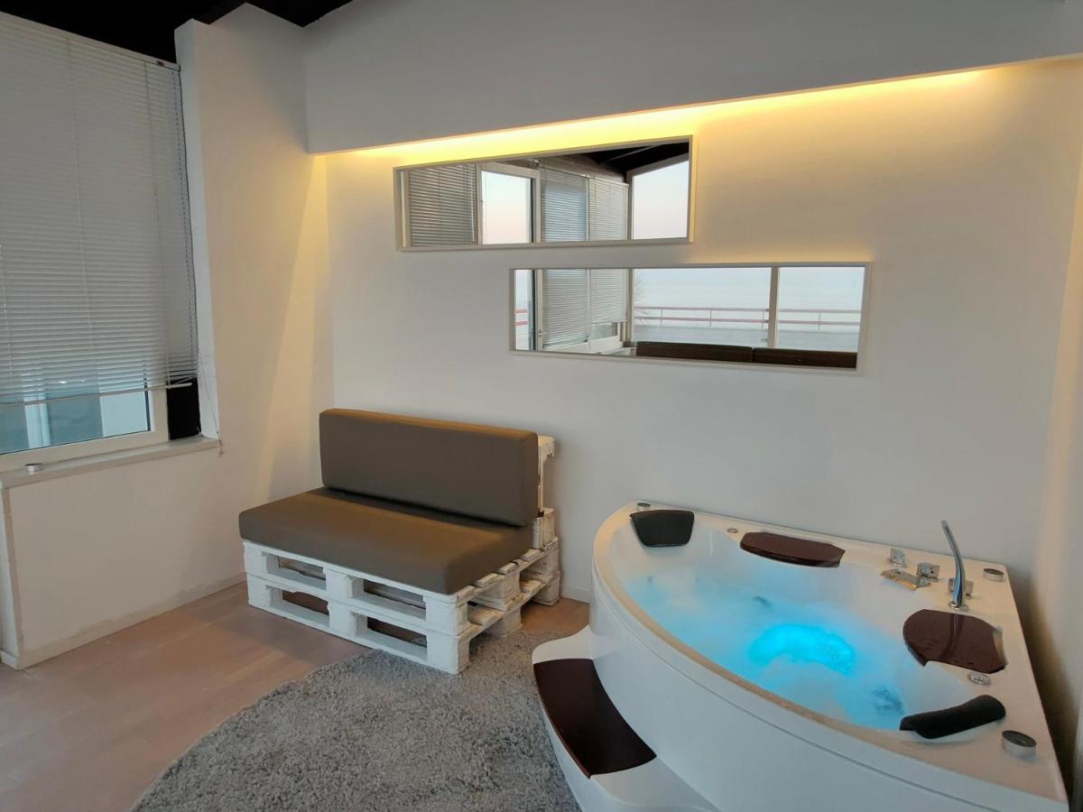 Seafront Suites Бари Екстериор снимка