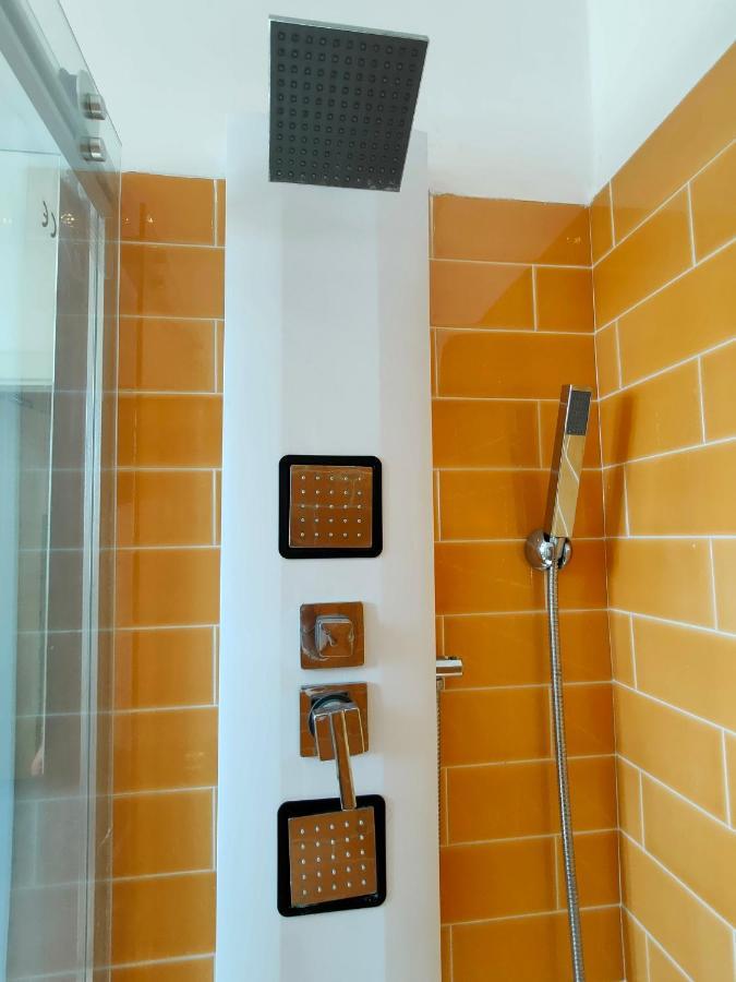 Seafront Suites Бари Екстериор снимка
