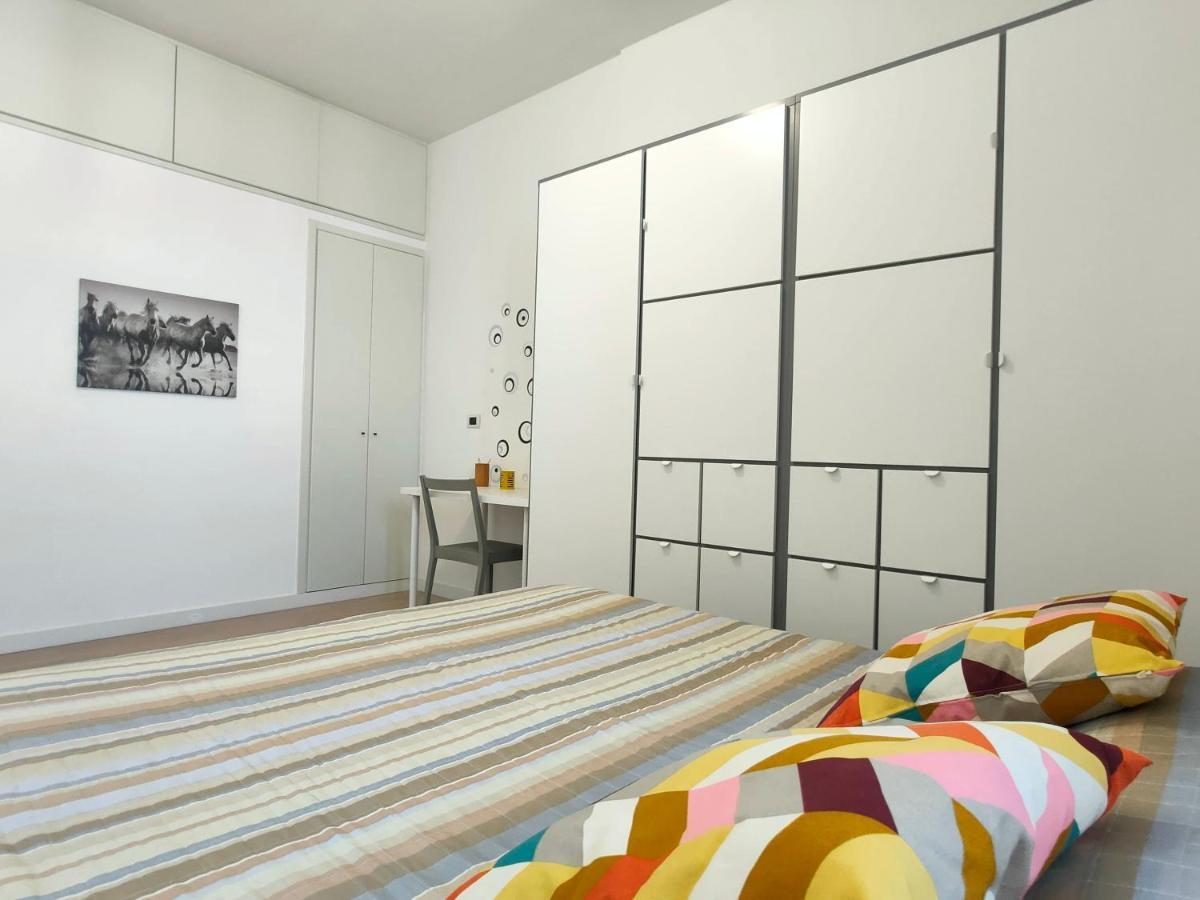Seafront Suites Бари Екстериор снимка